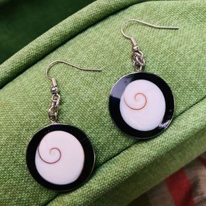 Unique Black Shiva/Cat Eye Shell Earrings